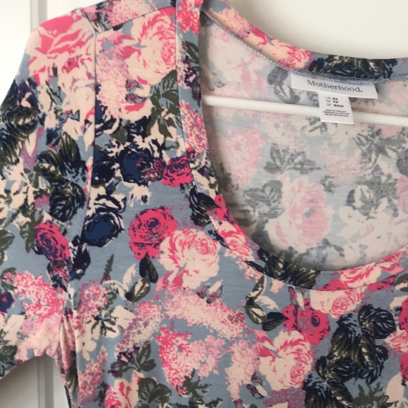 Floral fitted maternity dress - Picture 2 of 3